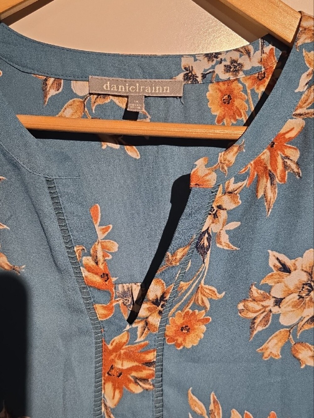 Daniel Rainn Blue & Orange Floral Sleeveless V-Notch Camisole - Picture 2 of 5